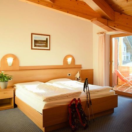 Hotel Waldheim Sarnonico Buitenkant foto
