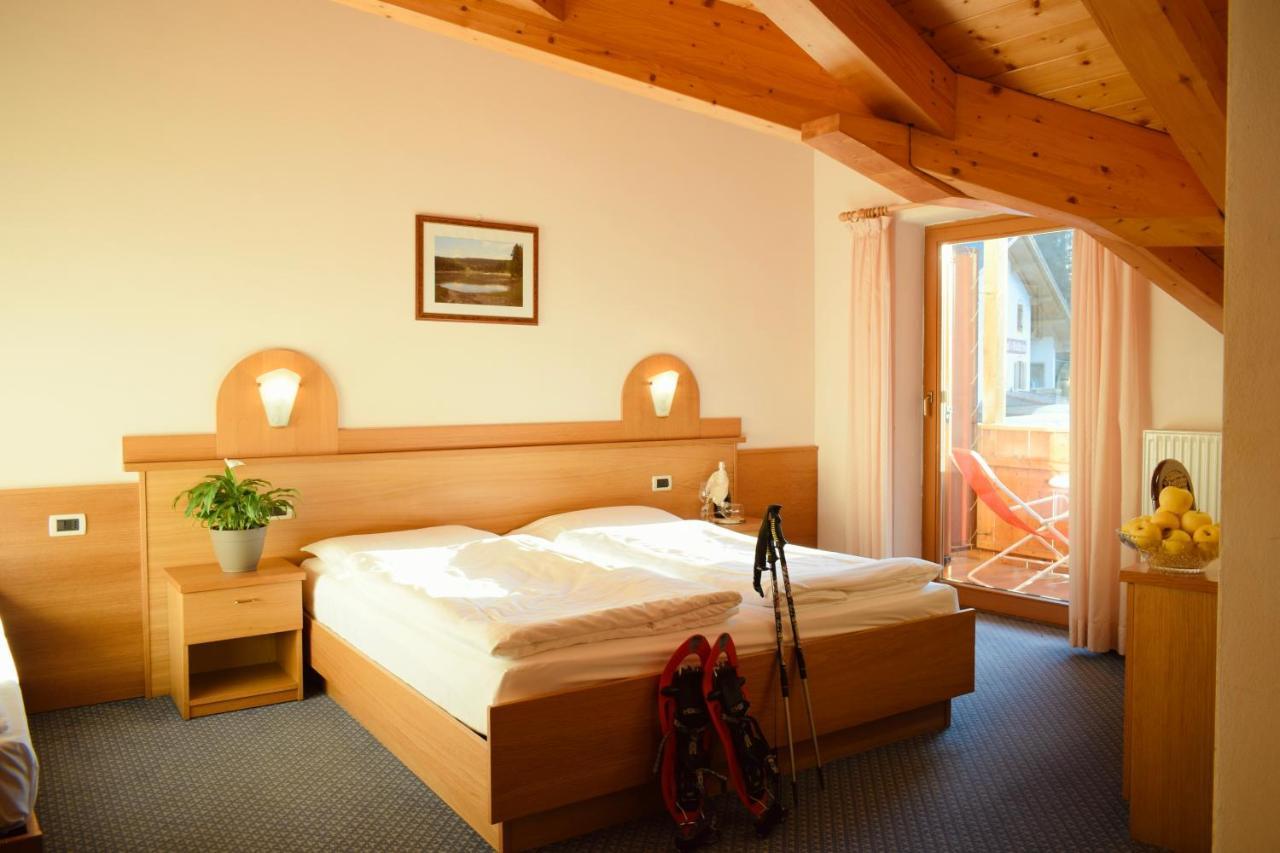 Hotel Waldheim Sarnonico Buitenkant foto