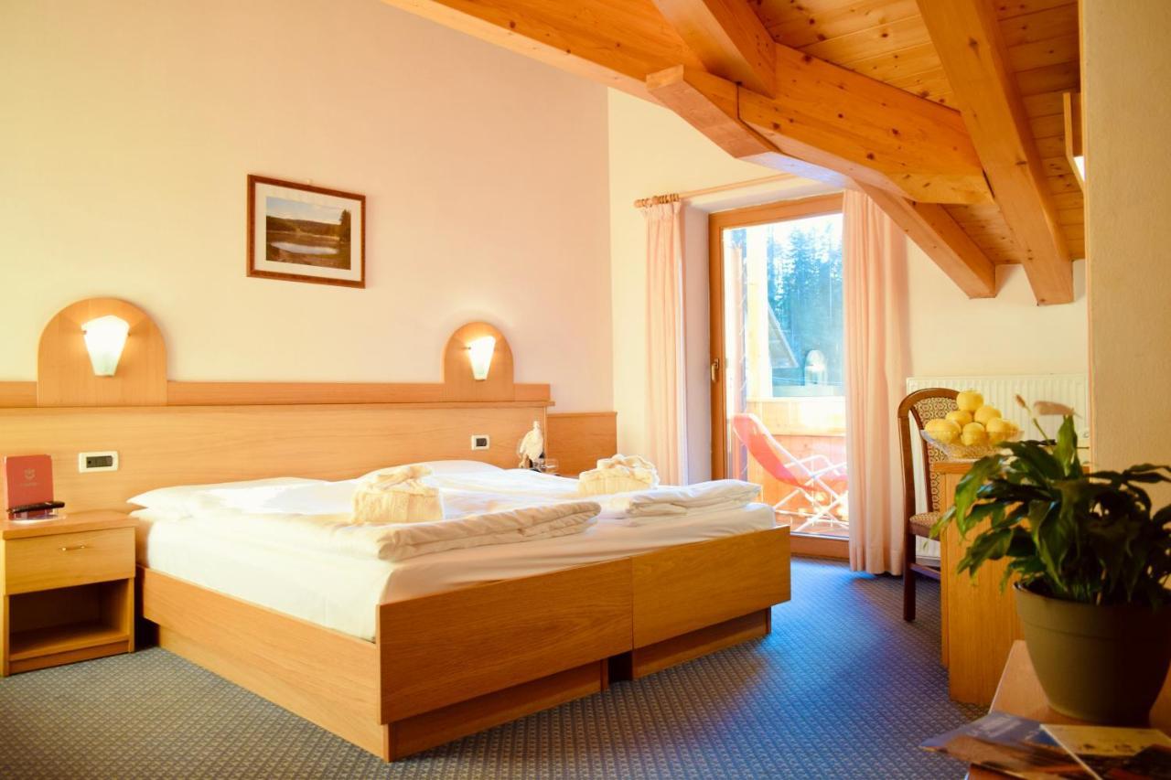 Hotel Waldheim Sarnonico Buitenkant foto
