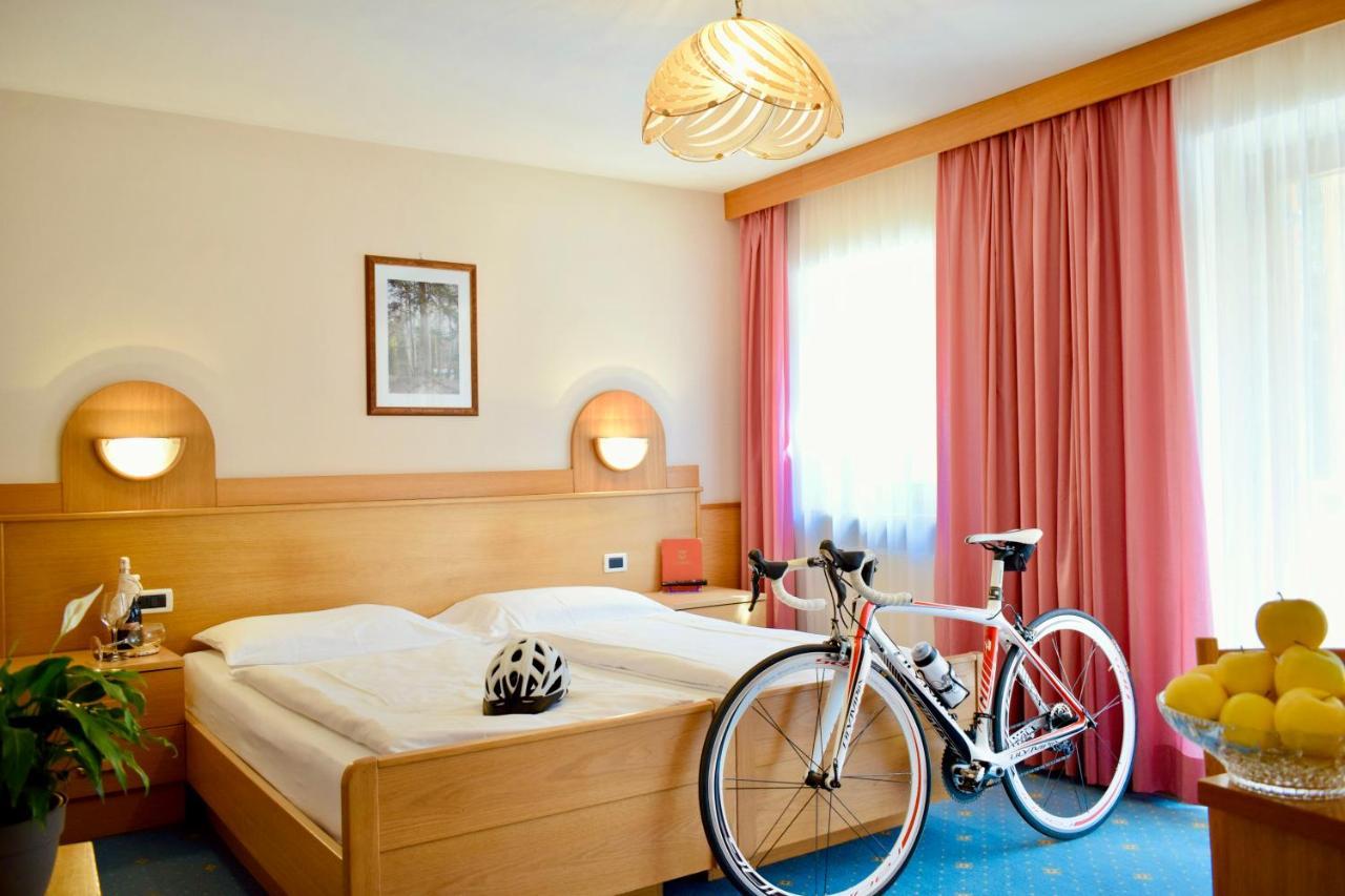 Hotel Waldheim Sarnonico Buitenkant foto