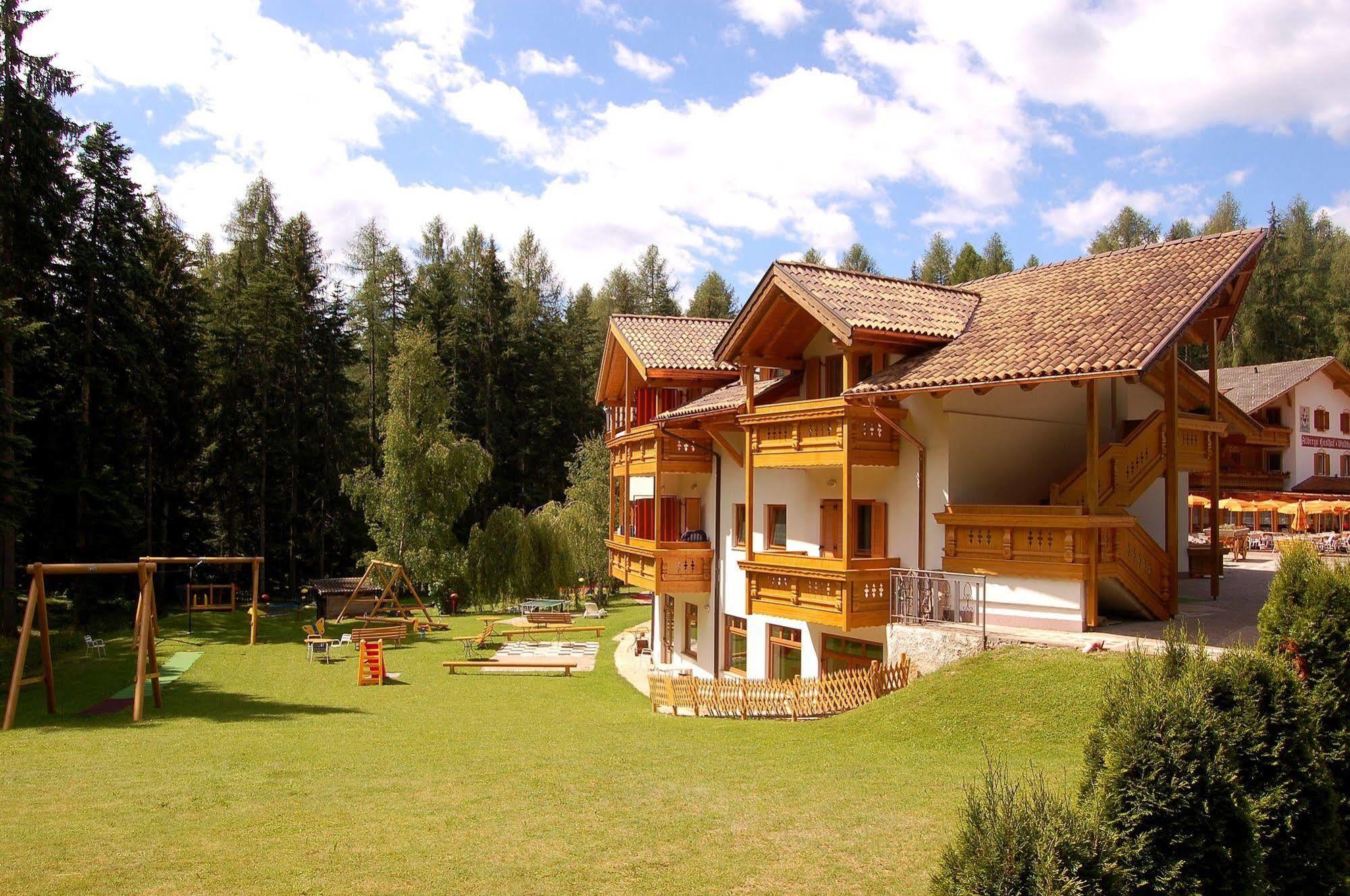 Hotel Waldheim Sarnonico Buitenkant foto